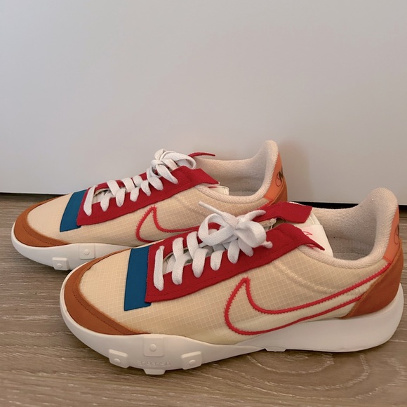 Nike Waffle Racer 2X Sneaker - Picture 2 of 6